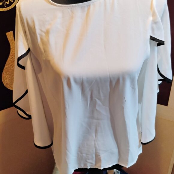Shein butterfly sleeves white blouse with black trim - Picture 8 of 8